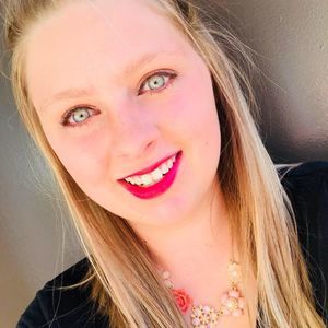 Meet your Posher, Nicole